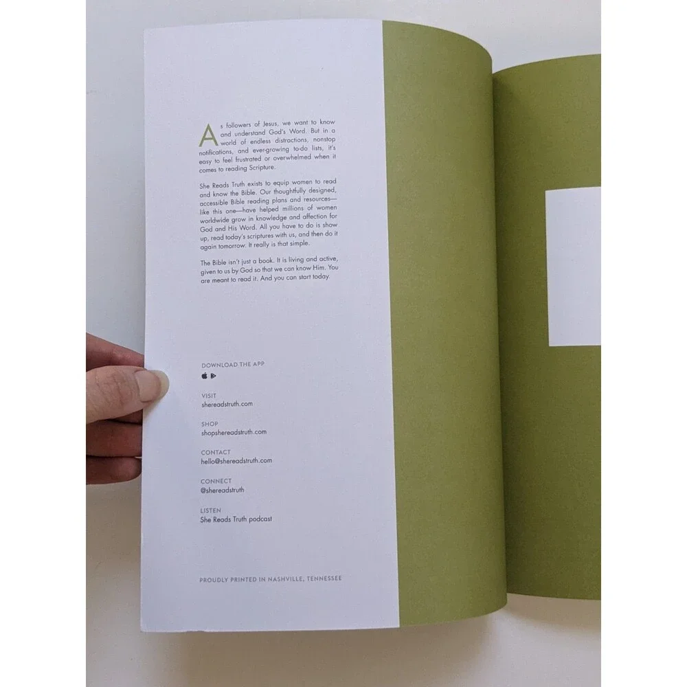 The Armor of God She Reads‎ Truth Bible Study 2022 Women’s Devotional Booklet